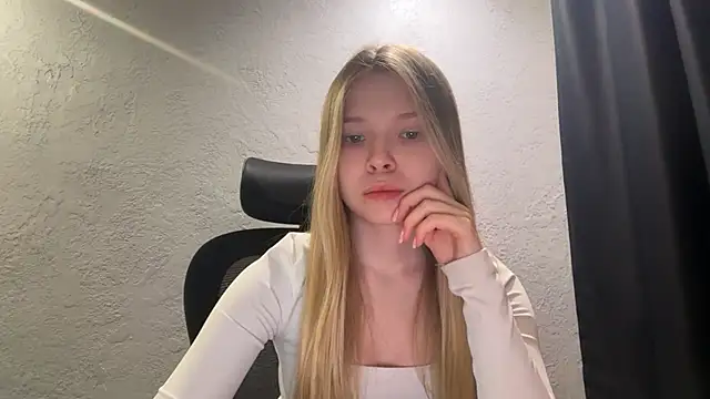 Snapshot of CandysRose chatting on June 29, 6:51 pm CandysRose online show from June 29, 6:51 pm