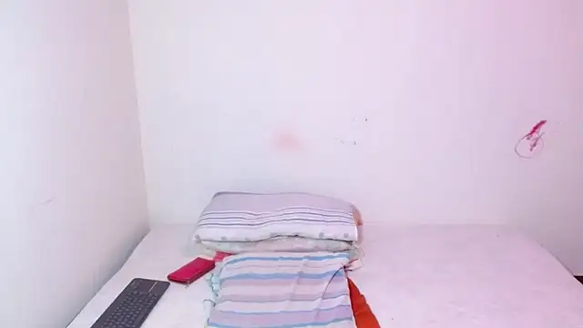 lorenacapelli online show from November 21, 8:08 pm