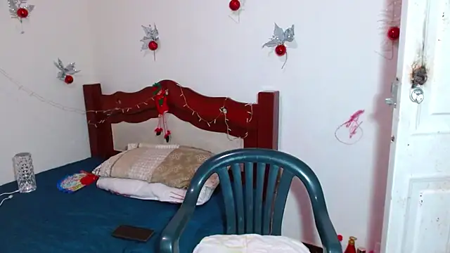 lorenacapelli online show from December 17, 12:10 pm