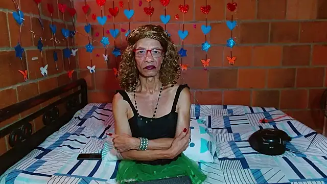 lorenacapelli online show from October 31, 11:40 am