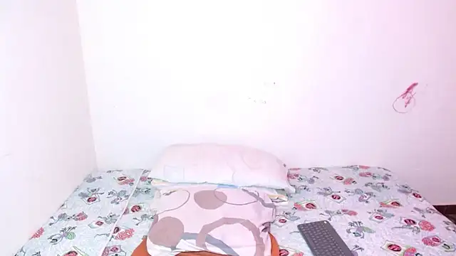 lorenacapelli online show from November 11, 12:22 pm