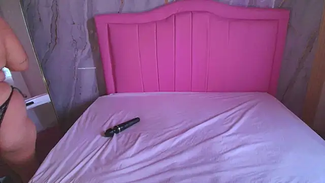 Snapshot of salmaa_27 chatting on October 4, 2:18 pm salmaa 27 online show from October 4, 2:18 pm