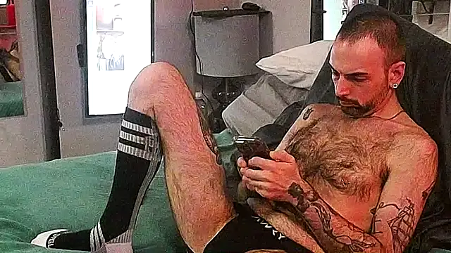 hungbot online show from December 18, 8:08 am