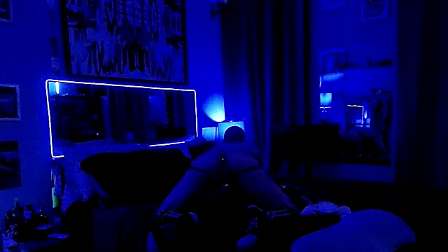 hungbot online show from February 8, 11:52 am