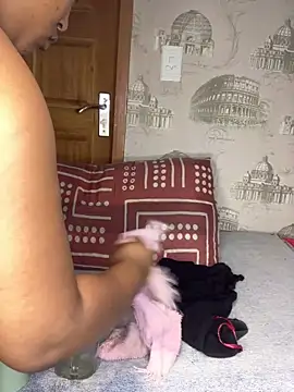 Bellabootie online show from April 10, 8:21 am