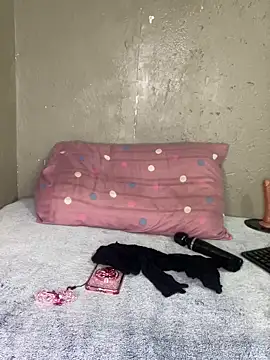 Bellabootie online show from March 11, 9:03 am