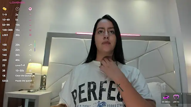 Snapshot of Natasha_Kiim_ chatting on November 17, 12:47 am Natasha Kiim online show from November 17, 12:47 am