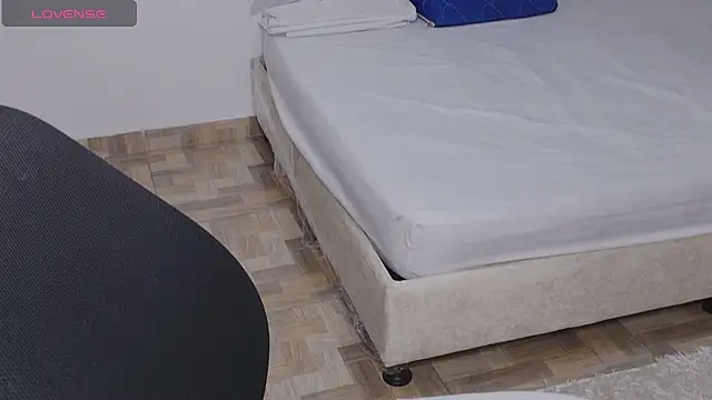 CattleyaAngel online show from March 6, 5:19 pm