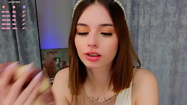 LunaraRada online show from November 4, 5:17 pm