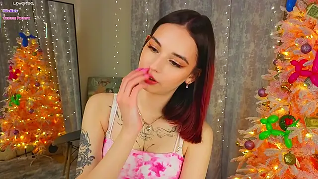 LunaraRada online show from January 9, 6:04 pm