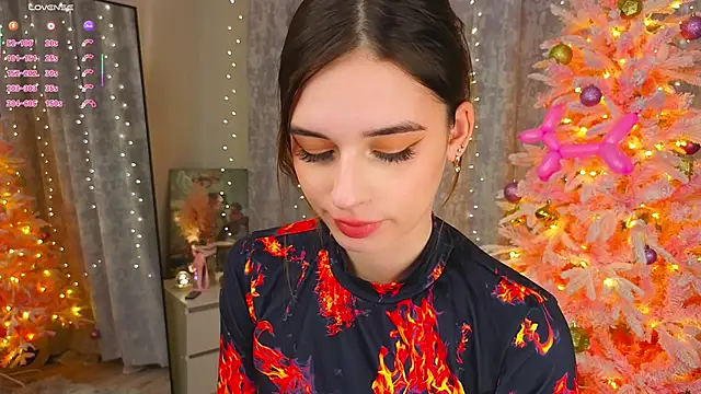 LunaraRada online show from December 16, 5:39 pm