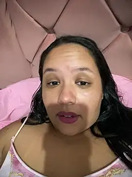 Snapshot of EggedGrowth chatting on February 11, 1:38 am EggedGrowth online show from February 11, 1:38 am