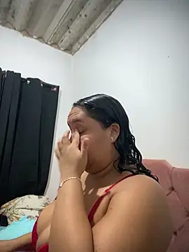 Snapshot of EggedGrowth chatting on January 31, 11:14 pm EggedGrowth online show from January 31, 11:14 pm