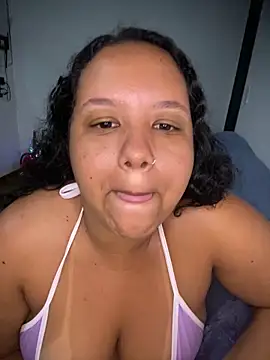 Snapshot of EggedGrowth chatting on December 19, 12:58 am EggedGrowth online show from December 19, 12:58 am