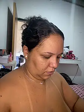 Snapshot of EggedGrowth chatting on December 14, 1:39 pm EggedGrowth online show from December 14, 1:39 pm