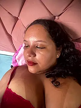 Snapshot of EggedGrowth chatting on January 13, 6:45 pm EggedGrowth online show from January 13, 6:45 pm