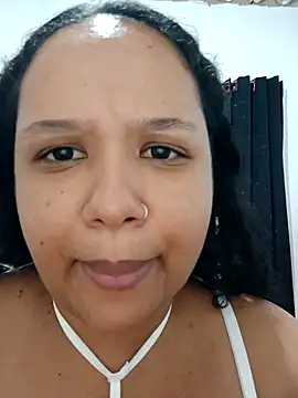 Snapshot of EggedGrowth chatting on November 15, 1:09 am EggedGrowth online show from November 15, 1:09 am