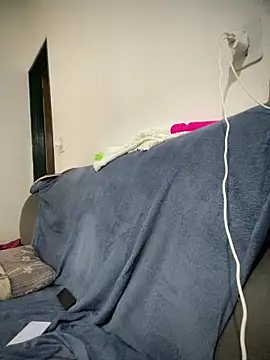 Snapshot of EggedGrowth chatting on February 18, 1:14 am EggedGrowth online show from February 18, 1:14 am