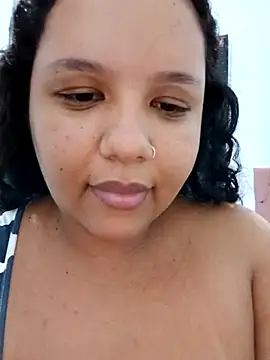 Snapshot of EggedGrowth chatting on November 9, 1:31 am EggedGrowth online show from November 9, 1:31 am