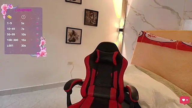 Snapshot of Nina_Rouge7 chatting on November 15, 1:37 pm Nina Rouge7 online show from November 15, 1:37 pm