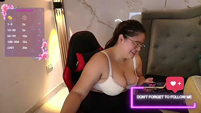 Snapshot of Nina_Rouge7 chatting on November 6, 7:07 pm Nina Rouge7 online show from November 6, 7:07 pm