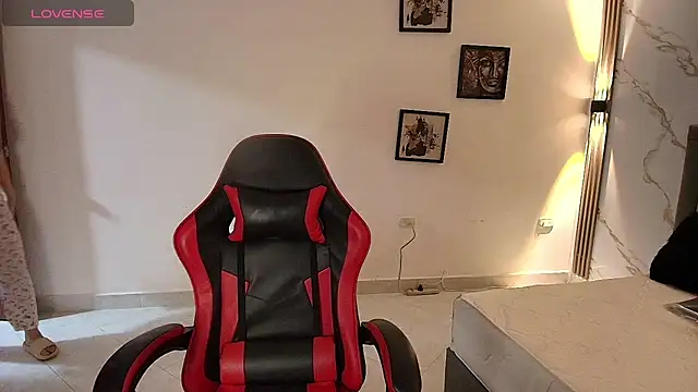 Snapshot of Nina_Rouge7 chatting on November 7, 11:26 am Nina Rouge7 online show from November 7, 11:26 am