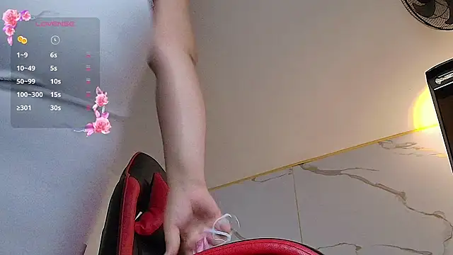 Snapshot of Nina_Rouge7 chatting on December 14, 1:17 pm Nina Rouge7 online show from December 14, 1:17 pm