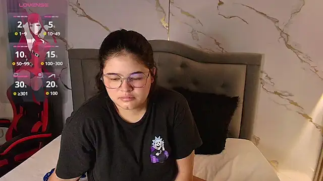 Snapshot of Nina_Rouge7 chatting on October 5, 9:33 am Nina Rouge7 online show from October 5, 9:33 am