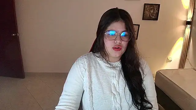 Snapshot of Nina_Rouge7 chatting on November 11, 12:11 pm Nina Rouge7 online show from November 11, 12:11 pm