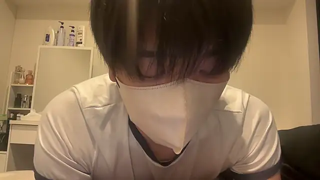 tora3220 online show from April 1, 12:39 pm