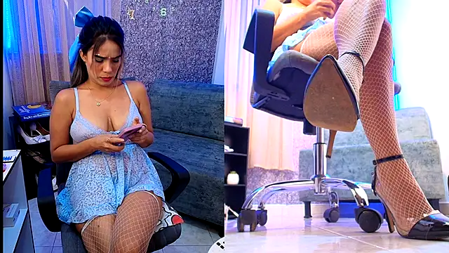 Snapshot of Sally_Ricci chatting on December 3, 2:23 am Sally Ricci online show from December 3, 2:23 am