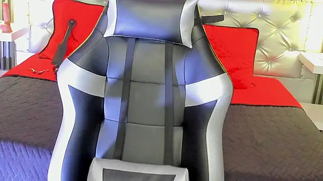 Snapshot of MaraBlake_ chatting on October 7, 9:05 pm MaraBlake online show from October 7, 9:05 pm