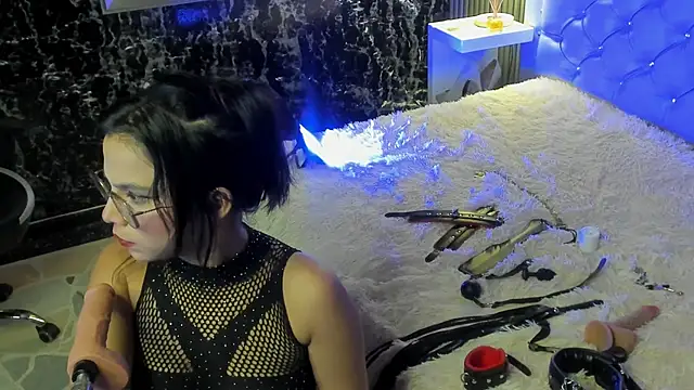 Snapshot of MaraBlake_ chatting on December 2, 2:23 am MaraBlake online show from December 2, 2:23 am