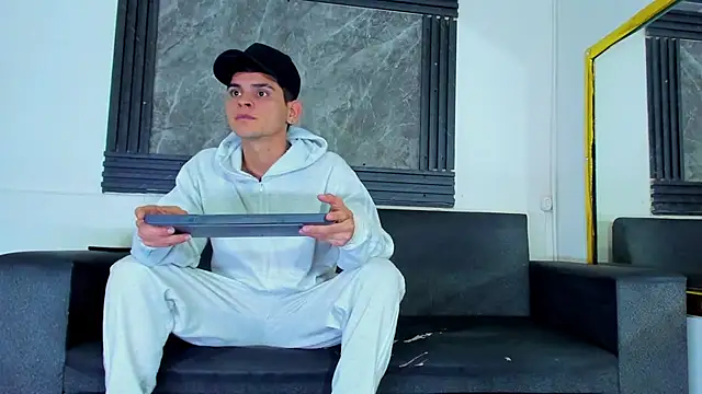 liam coleman25 online show from February 19, 4:31 am