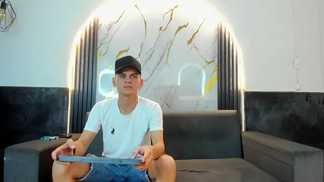 liam coleman25 online show from February 8, 4:54 am