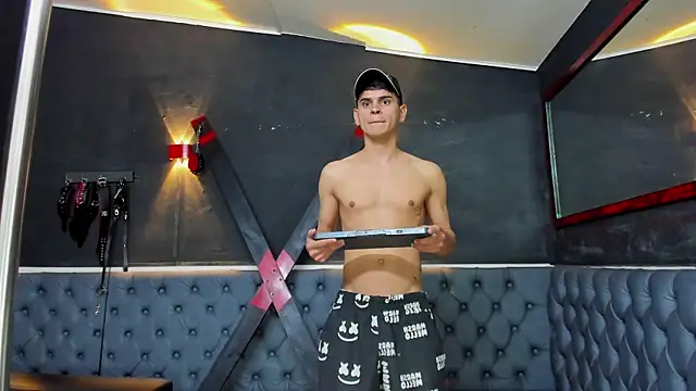 liam coleman25 online show from November 22, 4:55 am