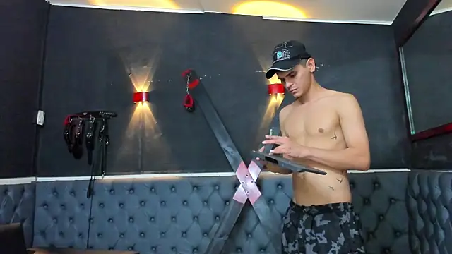 liam coleman25 online show from November 25, 4:46 am