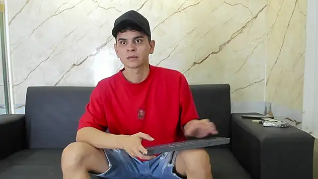 liam coleman25 online show from December 23, 5:40 am