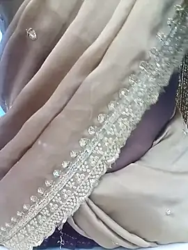 Snapshot of Oviya145 chatting on September 27, 10:05 pm Oviya145 online show from September 27, 10:05 pm