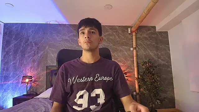 Snapshot of Axel_Draven chatting on July 1, 3:29 am Axel Draven online show from July 1, 3:29 am