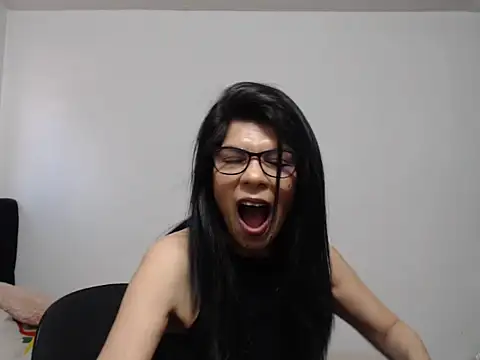 Snapshot of abrilsex23 chatting on October 15, 7:33 pm abrilsex23 online show from October 15, 7:33 pm