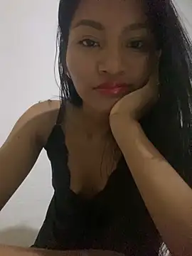 Snapshot of fenixzara chatting on October 8, 12:01 am fenixzara online show from October 8, 12:01 am