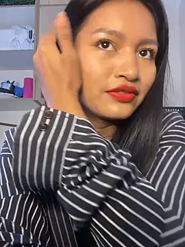 Snapshot of fenixzara chatting on November 22, 7:35 pm fenixzara online show from November 22, 7:35 pm