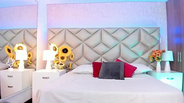 Snapshot of Charlotte_hall_ chatting on November 7, 5:45 am Charlotte hall online show from November 7, 5:45 am