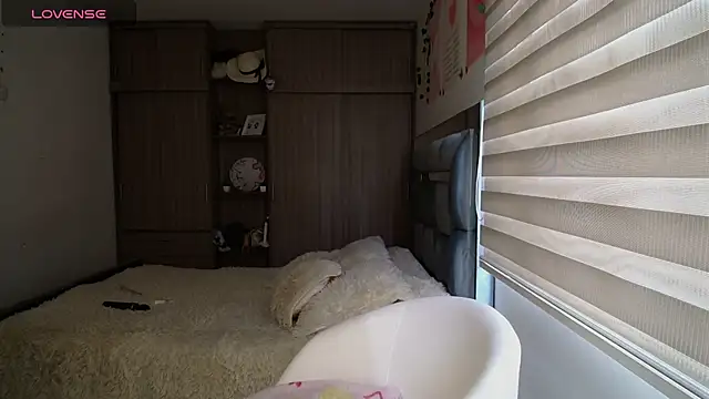 Snapshot of Kittyross chatting on January 14, 6:44 pm Kittyross online show from January 14, 6:44 pm