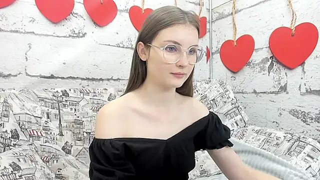 Snapshot of Shyly_Lisa chatting on October 18, 2:02 am Shyly Lisa online show from October 18, 2:02 am