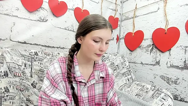 Snapshot of Shyly_Lisa chatting on September 30, 1:22 am Shyly Lisa online show from September 30, 1:22 am