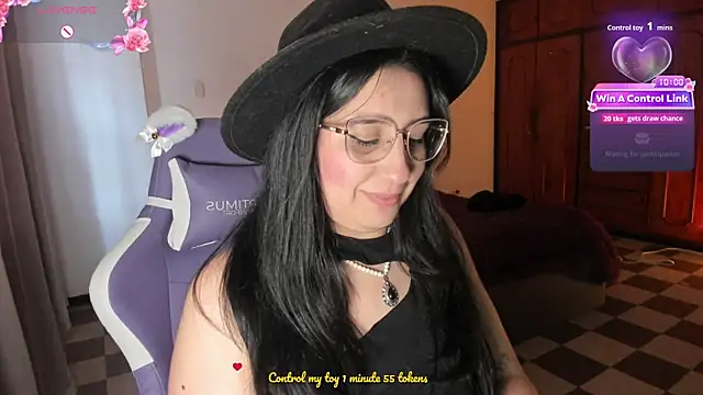 tellmemaddie online show from July 4, 9:30 pm