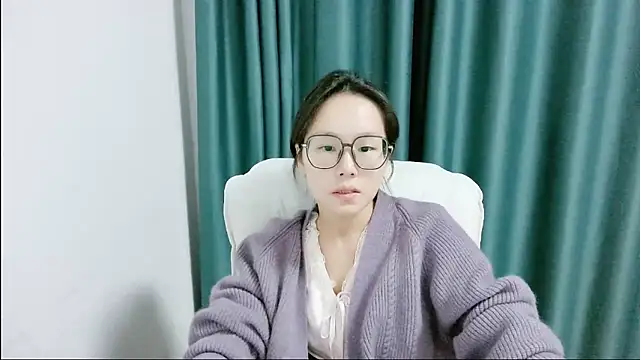 Snapshot of guai00 chatting on October 17, 2:41 pm guai00 online show from October 17, 2:41 pm