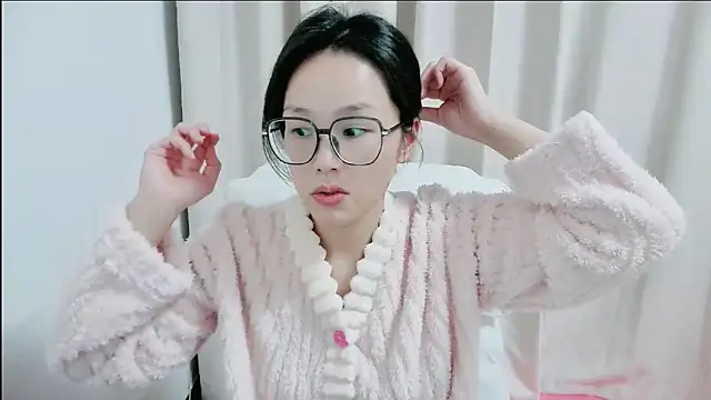 guai00 online show from November 21, 1:43 pm